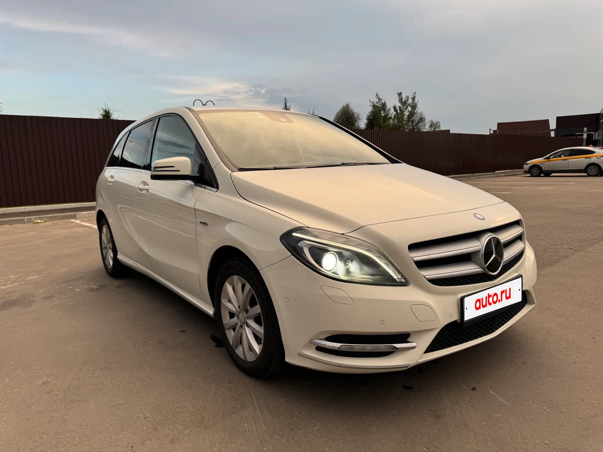 Mercedes-Benz B-Класс 180 1.6 AMT (122 л.с.)